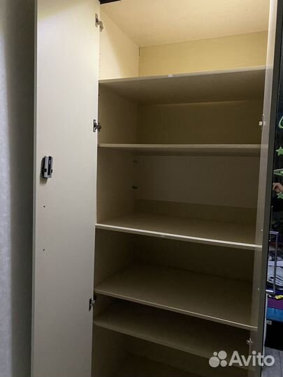 Шкаф