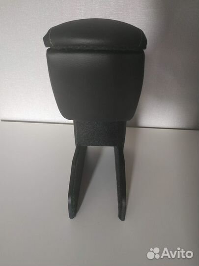 Подлокотник Toyota Funcargo