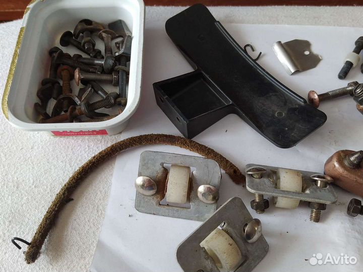 Запчасти к тумбе для ножной швейной машинки