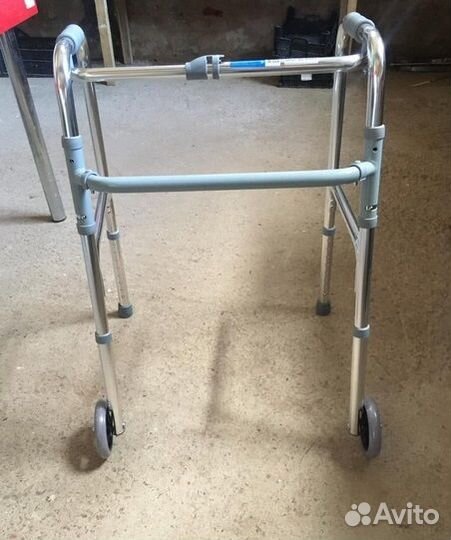 Ходунки новые для взрослых с колесами и без