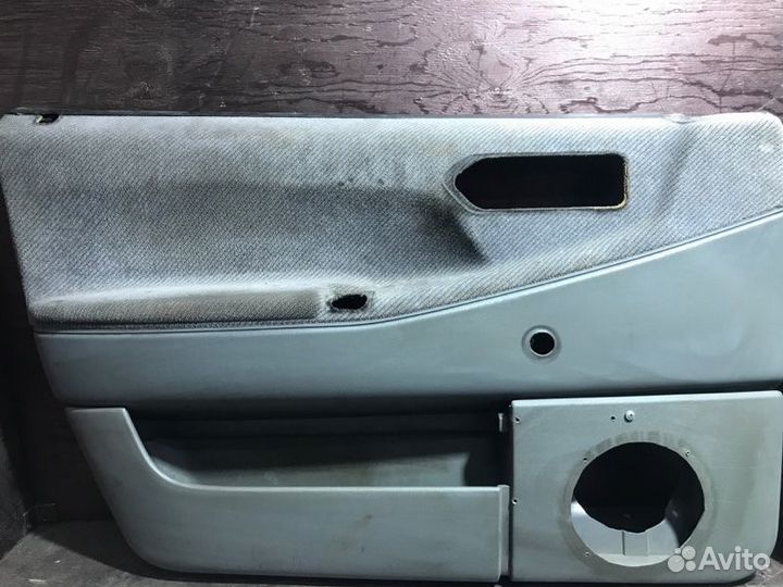 Обшивка боковой двери Volkswagen Passat B3 RP 1988