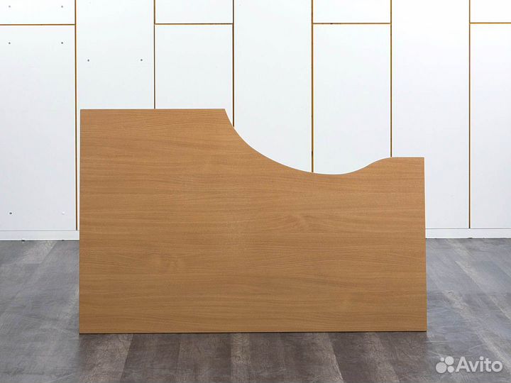 Офисный стол угловой