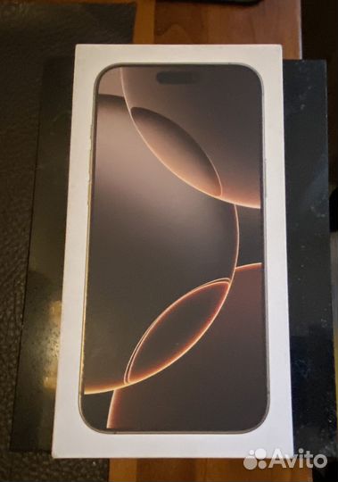 Коробка от iPhone 16 pro max