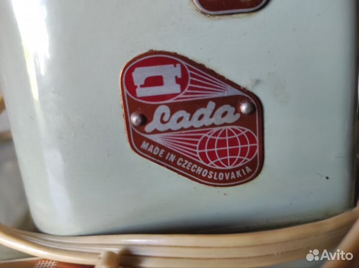 Швейная машина LADA