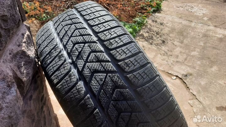 Pirelli Winter Sottozero 3 245/45 R19 102V