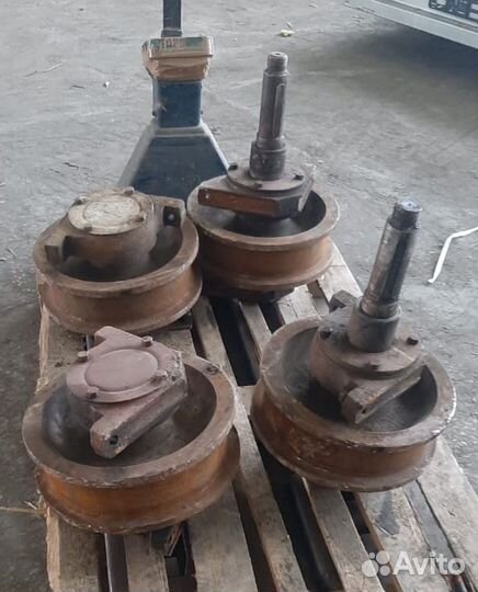 Крановые колеси К2р-360 с буксами и вал.Таль тельфер кран-балка
