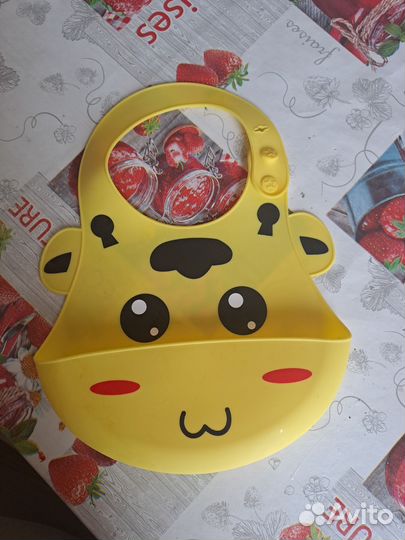 Слюнявчик силиконовый