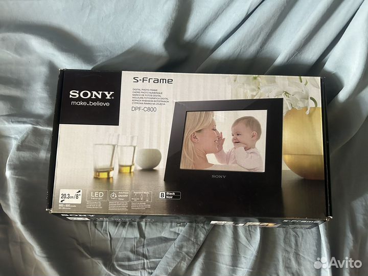 Цифровая фоторамка Sony DPF-C800