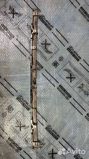 Накладка решетки радиатора Toyota Land Cruiser