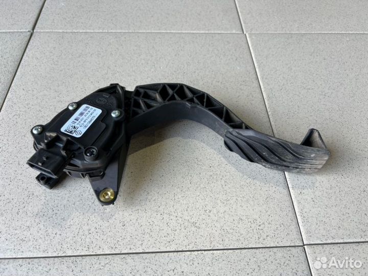 Педаль газа Renault Duster пробег 47.000км H4ME440