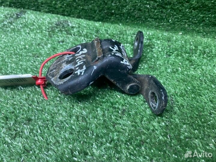 Петля двери задняя левая Kia Spectra