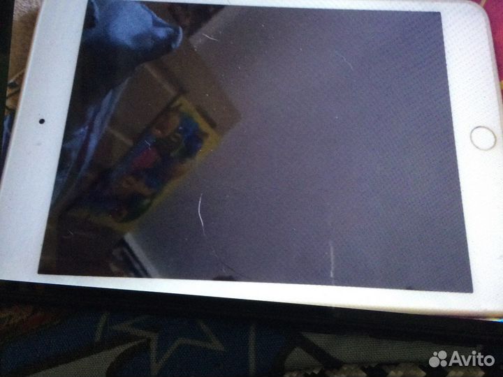 Продам iPad mini 4