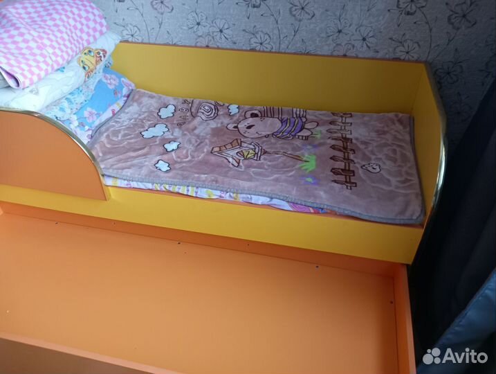 Детская двухъярусная кровать