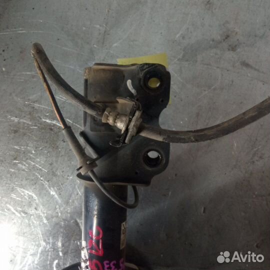 Амортизатор передний правый Nissan Teana L33