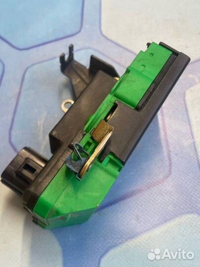 Замок двери передней правой 30634621