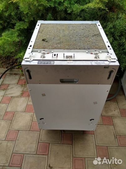 Продаю посудомоечную машину