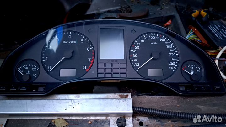 Приборная панель Audi A8 D2 4.2 1998г