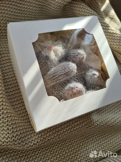 Котик вязаный ручной работы