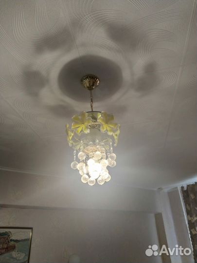 Люстры цены разные