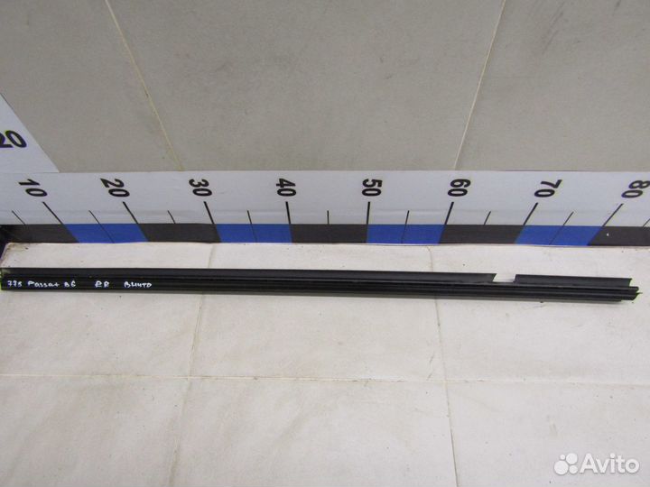 Накладка стекла заднего правого Passat B6 2005-201