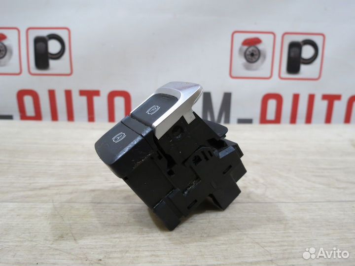 Кнопка ручника Audi Q3