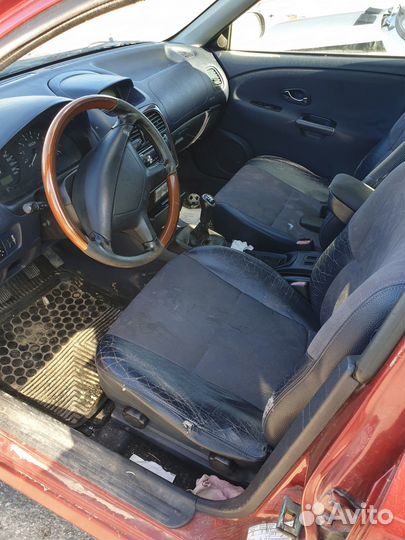 Сиденья Mitsubishi Carisma