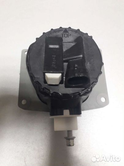 Фара противотуманная 666-2001N-UE