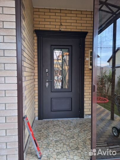 Дверь грация с капителью