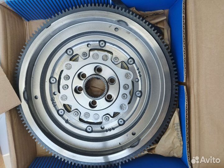 Двухмассовый маховик Sachs 2295000324