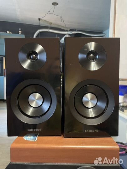 Колонки и сабвуферы