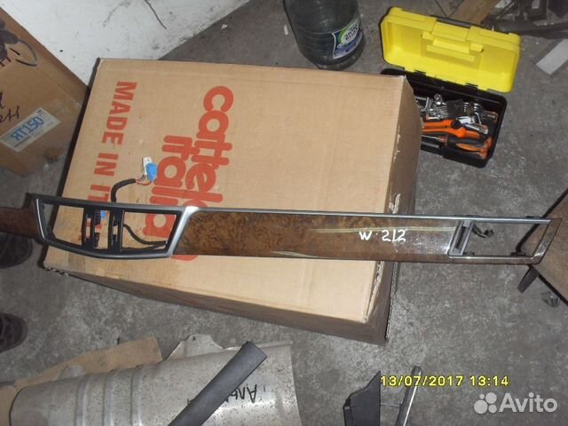 Накладка на торпедо правая A2126800871 Мерседес