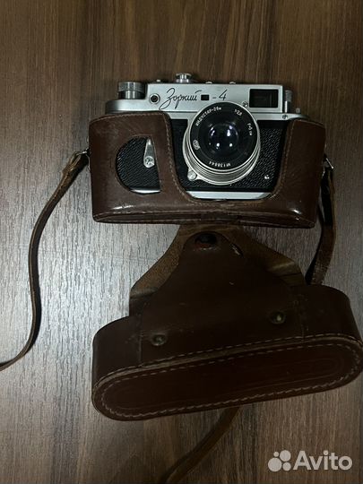 Плёночный фотоаппарат зоркий-4