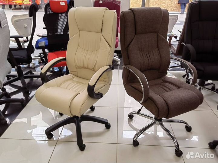 Офисное кресло
