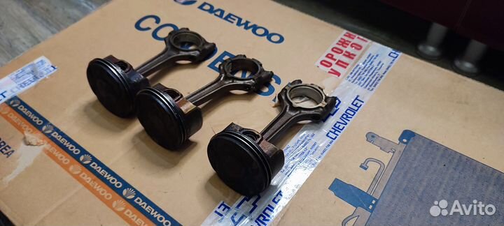 Поршень с шатуном Chevrolet Cruze 1.8 Z18xer