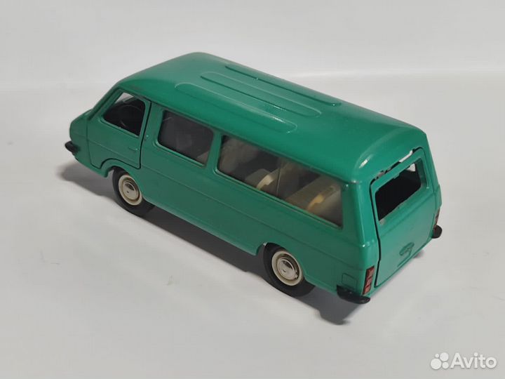 Модель автомобиля раф 2203 Саратов Тантал СССР А18