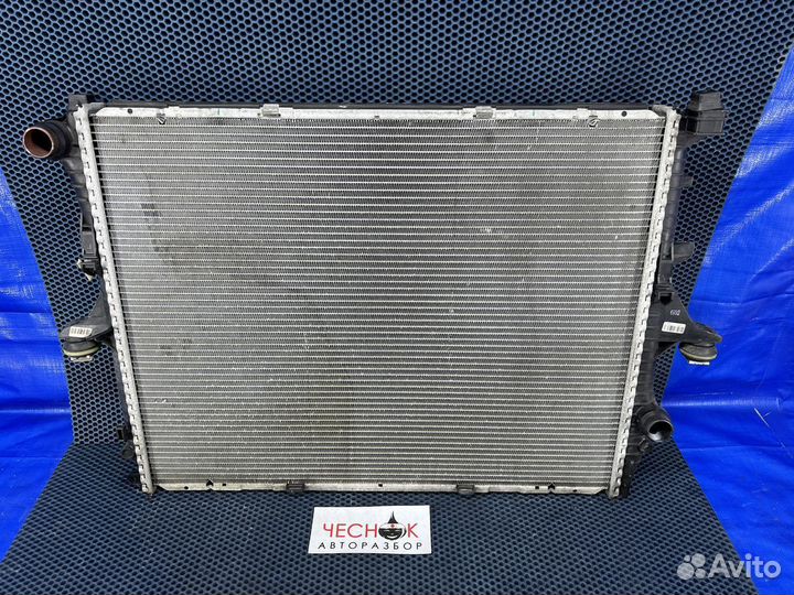 Радиатор двигателя Audi Q7 S-Line 2011г