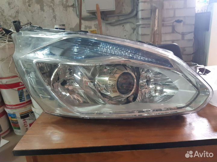 Фара правая Ford tourneo custom ксенон