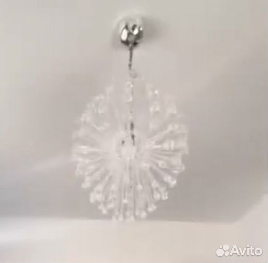 Продам люстру