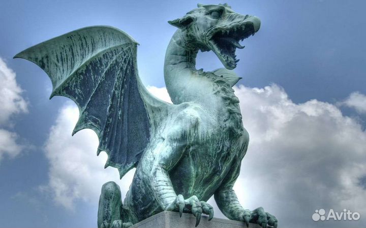 Скульптуры мифических персонажей