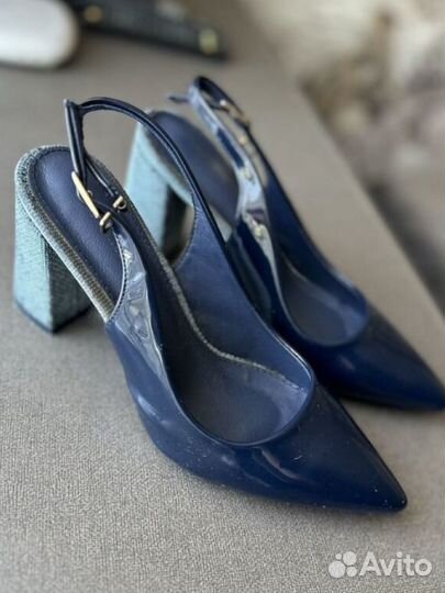 Туфли женские на каблуке