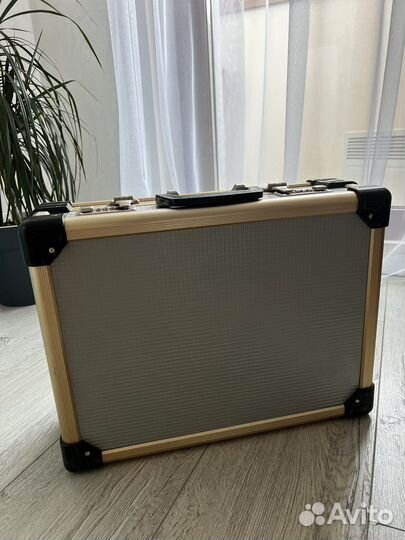 Студийный микрофон