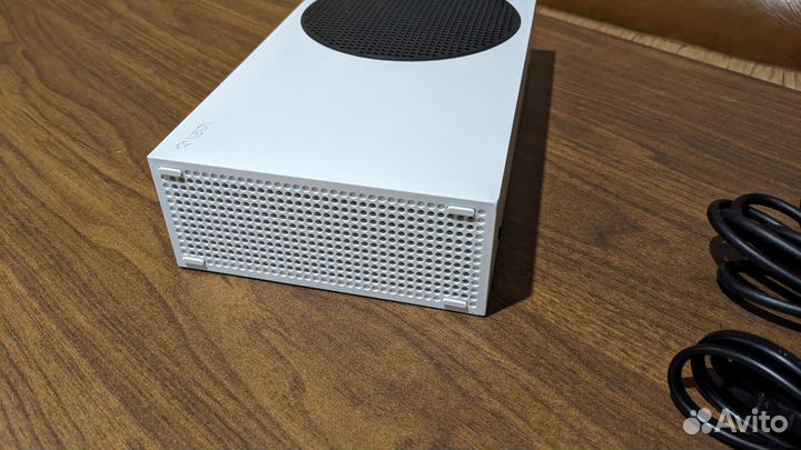 Xbox series s (не заблокирована в РФ)