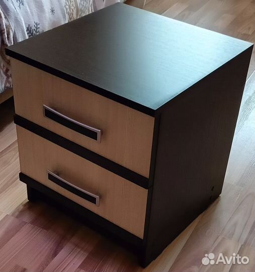 Тумба прикроватная