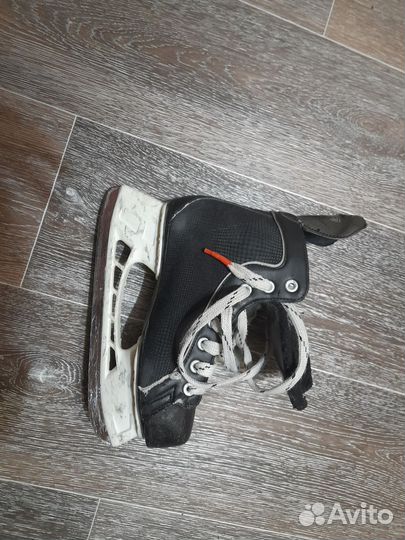 Хоккейные коньки bauer размер 38.5