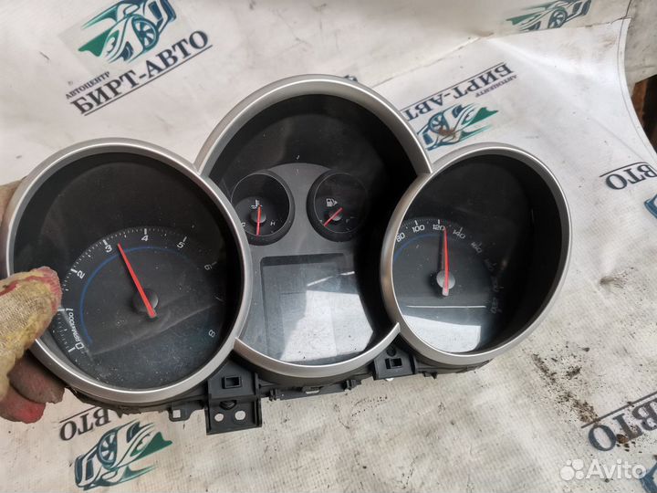 Панель приборов Chevrolet Cruze I (2009—2012)