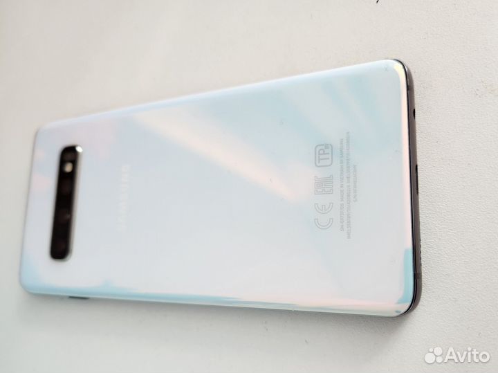 Samsung Galaxy S10, 8/128 ГБ