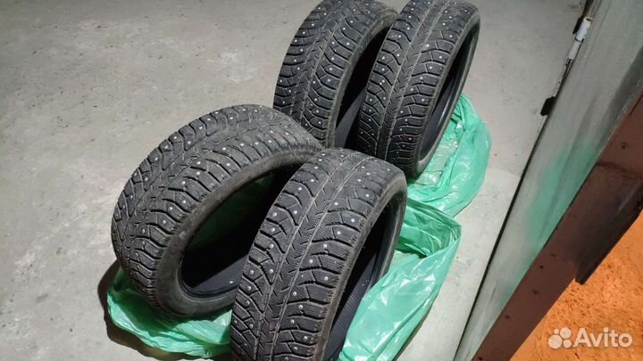 Bridgestone Ice Cruiser 7000S 205/50 R17 93T