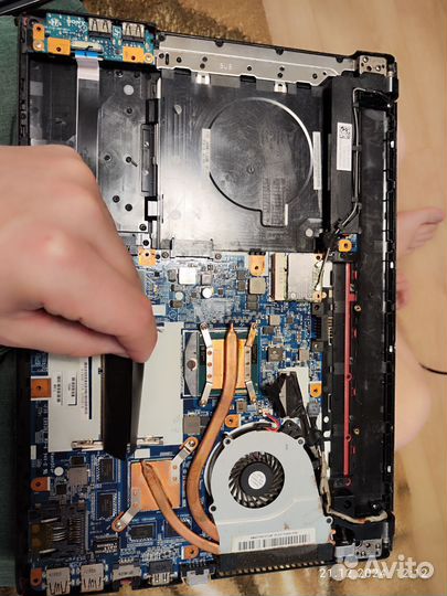 Ноутбук нерабочий, корпус норм