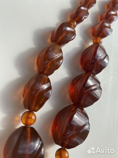 Бусы из крупного янтаря
