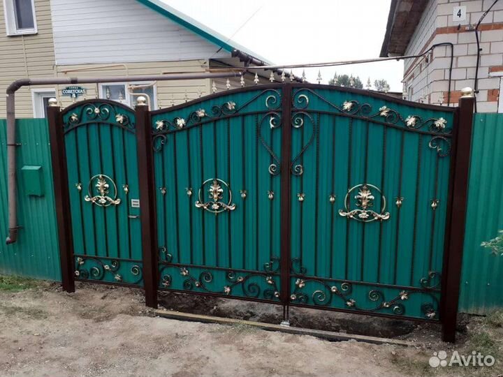 Ворота калитки с элементами художественной ковки